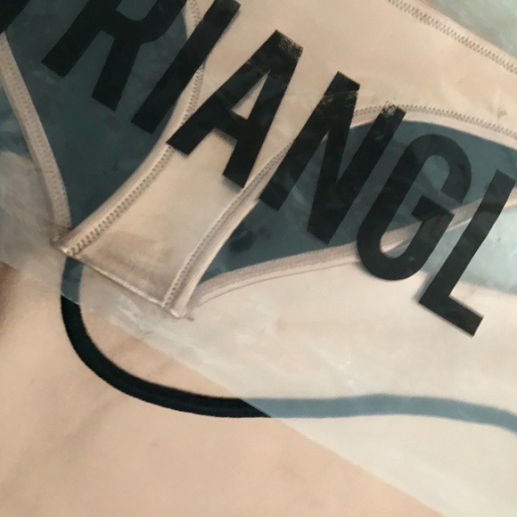 TRIANGL Bikini Bottoms + Drawstring backpack - Picture 2 of 7